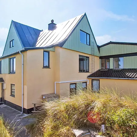 Apartment Two-bedroom Holiday In 1
