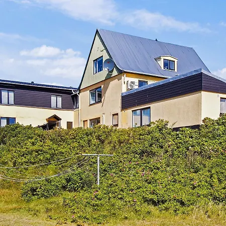Apartment Two-bedroom Holiday In 1