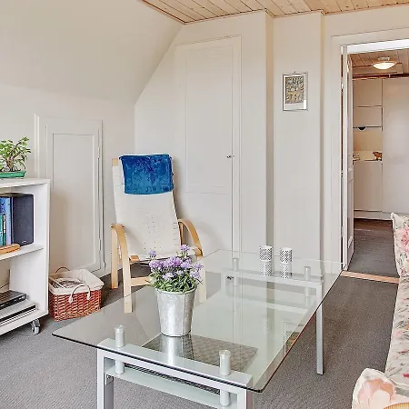 Two-bedroom Holiday In 1